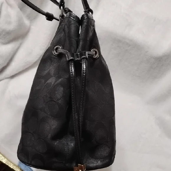 COACH 🐎SIGNATURE C Elegant Black Shoulder Bag! Vintage & EUC💕 - Picture 7 of 15